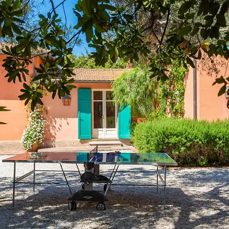 Corallina 12, Emma Villa