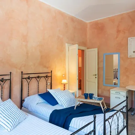 Villa Corallina 12, Emma *